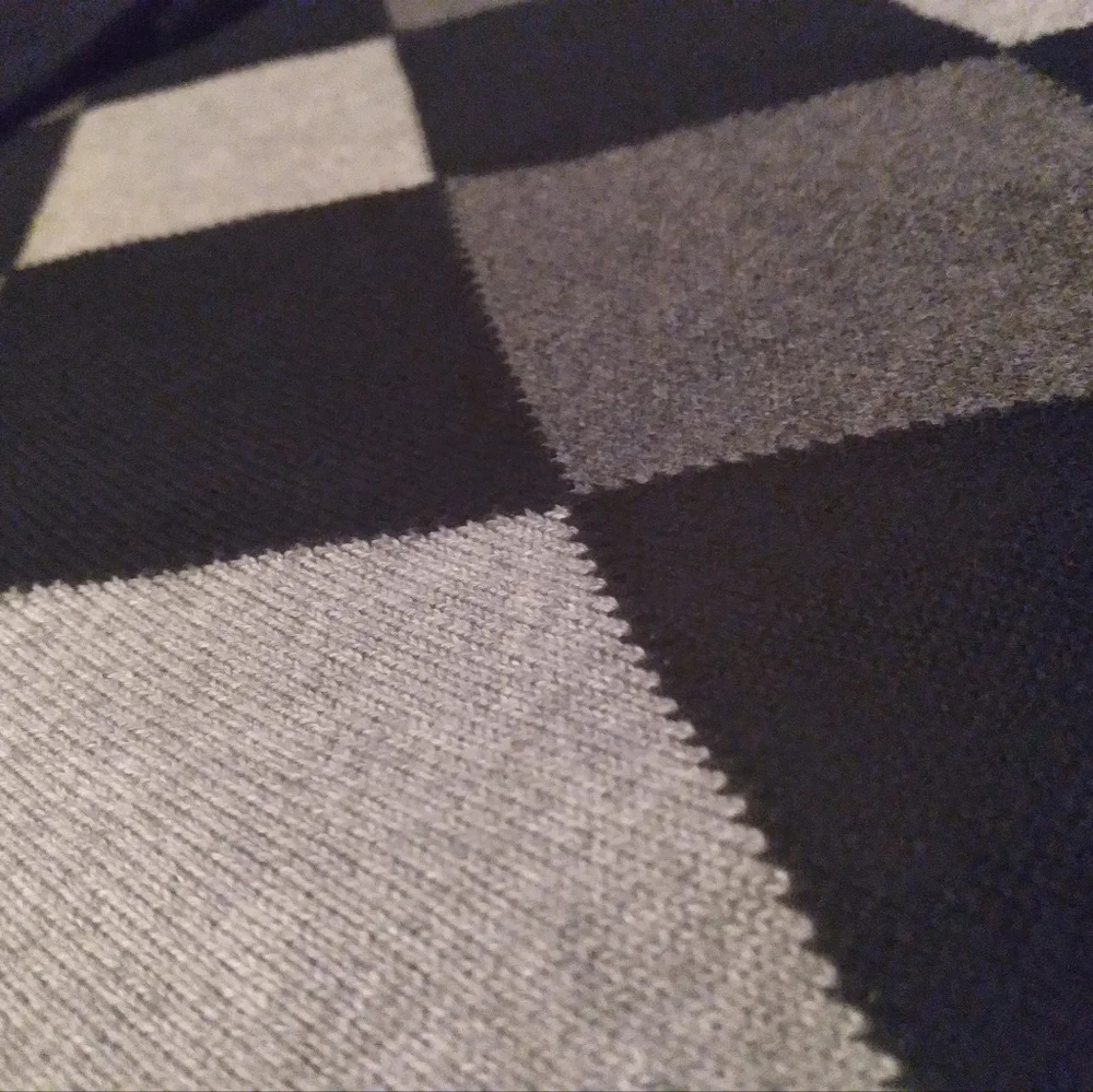 Izod Black Gray Argyle Vneck Preppy Academia Dark Business Casual Chunky Sweater